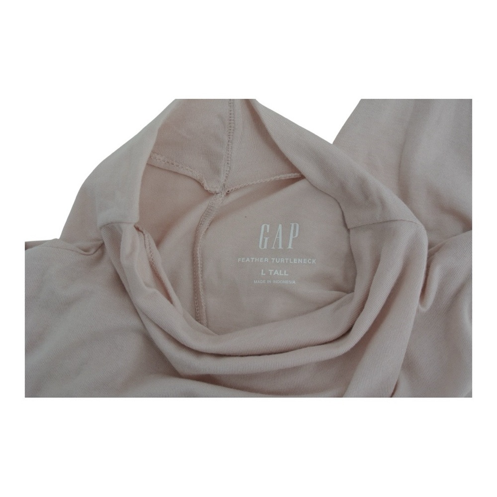 GAP ✨NWT✨ Feather Turtleneck‎ in Soft Pink